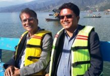 कास्की क्षेत्र नं. २ का दुई उम्मेदवार एउटै डुंगामा